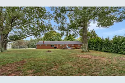3801 Mulberry Lane, High Point, NC 27265 - Photo 22
