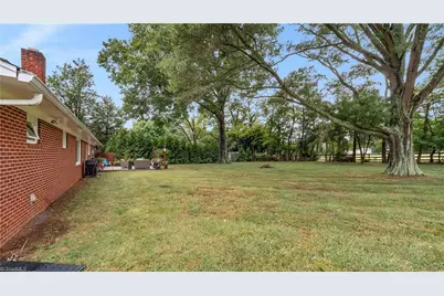 3801 Mulberry Lane, High Point, NC 27265 - Photo 48
