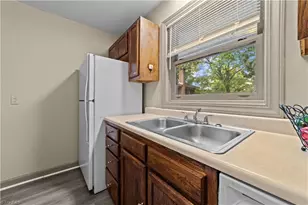 211 McIver St, Greensboro, NC 27403 - Photo 28
