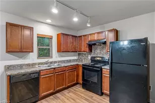 1277 Stonefield Crossing Ct, Winston-Salem, NC 27107 - Photo 10