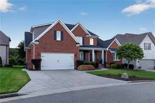 4329 Griffins Gate Ln, Greensboro, NC 27407 - Photo 4