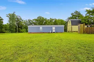 692 Topnot Rd, Yanceyville, NC 27379 - Photo 4