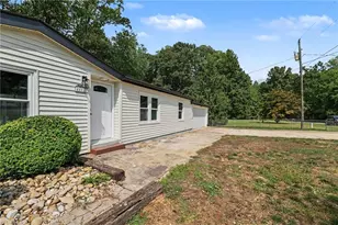 4401 Green Cove Ct, Winston-Salem, NC 27107 - Photo 2