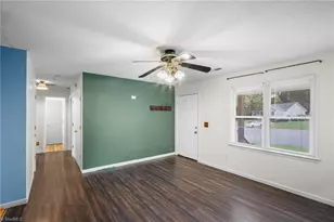 609 Forest Brook Dr, Greensboro, NC 27406 - Photo 4