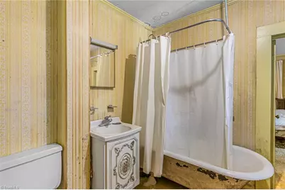 227 Asheboro Street, Liberty, NC 27298 - Photo 12