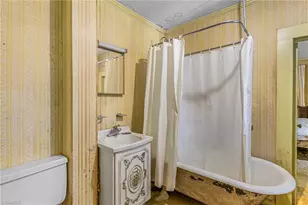 227 Asheboro St, Liberty, NC 27298 - Photo 12