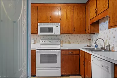 1402 Clegg Street, Greensboro, NC 27407 - Photo 10