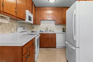 1402 Clegg St, Greensboro, NC 27407 - Photo 8