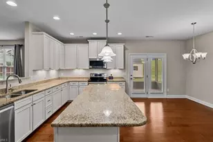 3694 Vestavia Dr, Kernersville, NC 27284 - Photo 8