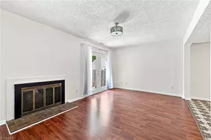 301 Village Ln, Greensboro, NC 27409 - Photo 8
