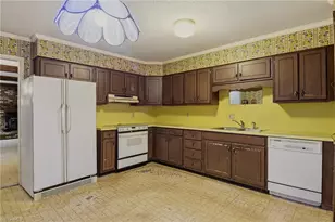 1875 Mallard Lakes Dr, Winston-Salem, NC 27106 - Photo 14