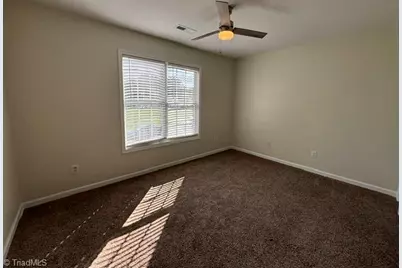 4427 Parkcrest Circle, Kernersville, NC 27284 - Photo 20