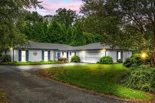 1055 Foothills Dr, Kernersville, NC 27284 - Photo 2