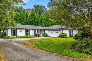 1055 Foothills Dr, Kernersville, NC 27284 - Photo 1
