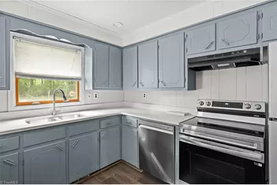 3630 Kinghill Drive, Winston-Salem, NC 27105 - Photo 10