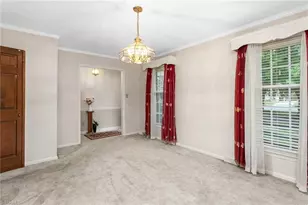 1609 Regency Dr, Burlington, NC 27215 - Photo 14