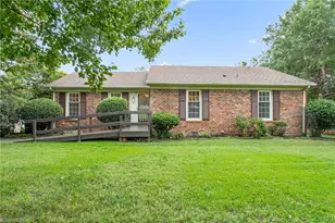 1609 Regency Dr, Burlington, NC 27215 - Photo 1