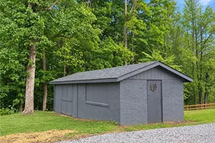 526 Hoover Mountain Rd, Purlear, NC 286 - Photo 24