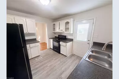 509 Greenbriar Road, Greensboro, NC 27405 - Photo 2