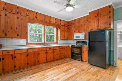 429 Asheboro Street, Liberty, NC 27298 - Photo 16