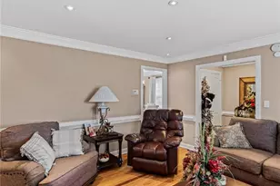 911 Banner St, Mount Airy, NC 27030 - Photo 8