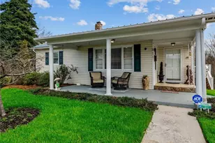 911 Banner St, Mount Airy, NC 27030 - Photo 2