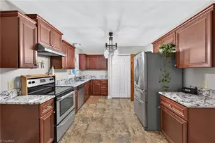 2308 Edgewood Ave, Burlington, NC 27215 - Photo 4