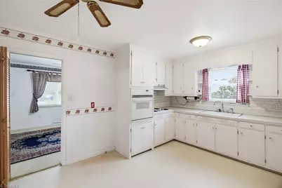 553 E Ridge Avenue, Liberty, NC 27298 - Photo 14