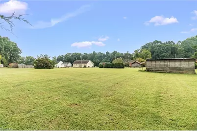 553 E Ridge Avenue, Liberty, NC 27298 - Photo 32