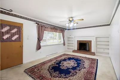 553 E Ridge Avenue, Liberty, NC 27298 - Photo 10