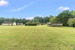 553 E Ridge Ave, Liberty, NC 27298 - Photo 30