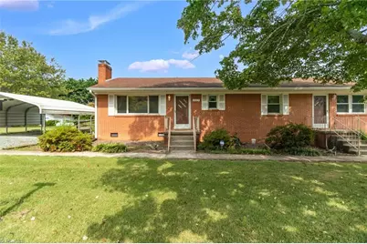 553 E Ridge Avenue, Liberty, NC 27298 - Photo 2