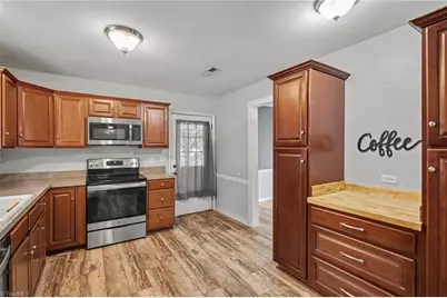 809 Merriweather Drive, King, NC 27021 - Photo 12