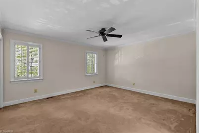 400 Fisher Park Circle #E, Greensboro, NC 27401 - Photo 16