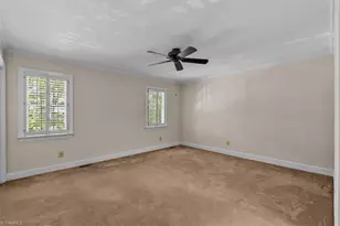 400 Fisher Park Cir, Greensboro, NC 27401 - Photo 16