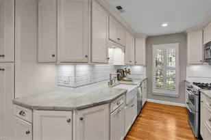 400 Fisher Park Cir, Greensboro, NC 27401 - Photo 10