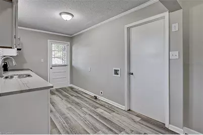 200 W Balfour Avenue, Asheboro, NC 27203 - Photo 8