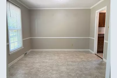 304 Leland Drive, Greensboro, NC 27455 - Photo 4