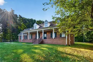 1512 Oak Ridge Rd, Kernersville, NC 27284 - Photo 2