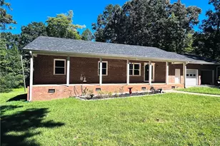 5060 Cherrywood Rd, Randleman, NC 27317 - Photo 2