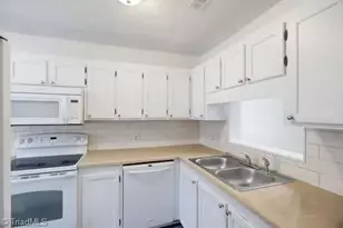 5907 King Charles Ct, Winston-Salem, NC 27012 - Photo 14