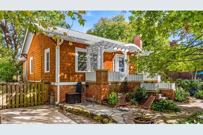 410 Crestland Avenue, Greensboro, NC 27401 - Photo 2