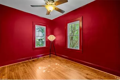 410 Crestland Avenue, Greensboro, NC 27401 - Photo 16