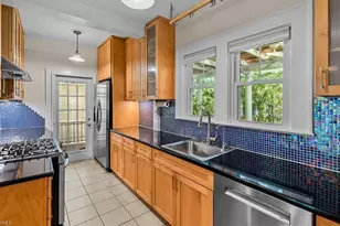 410 Crestland Ave, Greensboro, NC 27401 - Photo 10