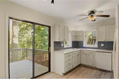 160 Carrisbrooke Lane, Winston-Salem, NC 27104 - Photo 4