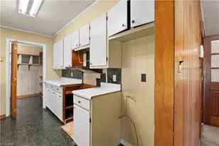 5964 Midway School Rd, Thomasville, NC 27360 - Photo 10