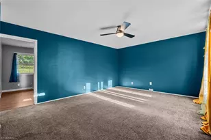 4105 Flagstaff Ct, Greensboro, NC 27406 - Photo 4