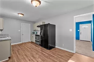 4105 Flagstaff Ct, Greensboro, NC 27406 - Photo 8