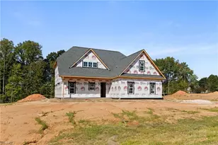 174 Maple Trce Dr, Wallburg, NC 27107 - Photo 2