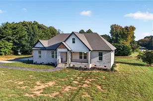 122 Manteo Rd, Lexington, NC 27292 - Photo 2